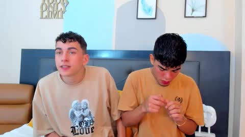 Snapshot of duolust chatting on 25, 3, 2026 Thomas and Noah online show from 25, 3, 2026