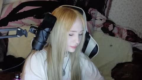 Snapshot of dust1rl chatting on 27, 11, 2025 Hentai Lord online show from 27, 11, 2025