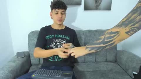 Nicolle y Julian online show from 27, 2, 2026