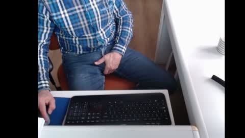 dutchpornking2 online show from 1, 1, 2025