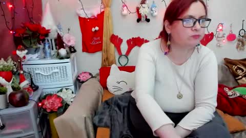 Snapshot of dyannelovee chatting on 24, 12, 2024 Dyanne online show from 24, 12, 2024