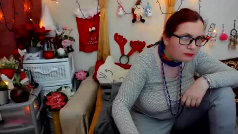 Snapshot of dyannelovee chatting on 28, 12, 2024 Dyanne online show from 28, 12, 2024