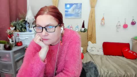 Snapshot of dyannelovee chatting on 10, 1, 2025 Dyanne online show from 10, 1, 2025