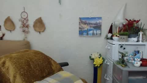 Snapshot of dyannelovee chatting on 12, 2, 2025 Dyanne online show from 12, 2, 2025