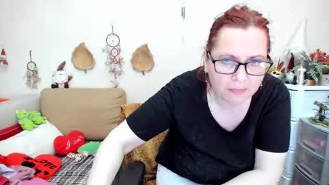 Snapshot of dyannelovee chatting on 23, 2, 2025 Dyanne online show from 23, 2, 2025