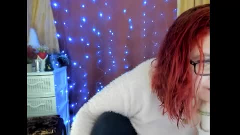 Snapshot of dyannelovee chatting on 14, 12, 2025 Dyanne online show from 14, 12, 2025