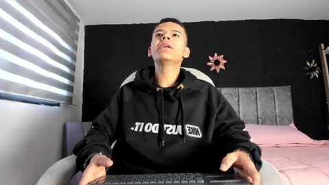 dylanroyce_ online show from 28, 3, 2026