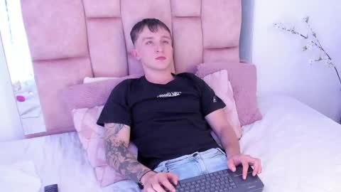 ---DYLAN--- online show from 25, 2, 2025