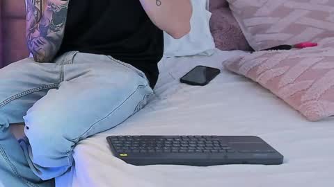 ---DYLAN--- online show from 11, 3, 2025