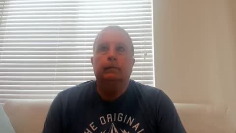 Snapshot of e_rectiom chatting on 12, 11, 2025 Mr Wonderful online show from 12, 11, 2025