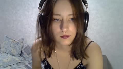 Snapshot of earthablong chatting on 20, 10, 2025 Molly online show from 20, 10, 2025