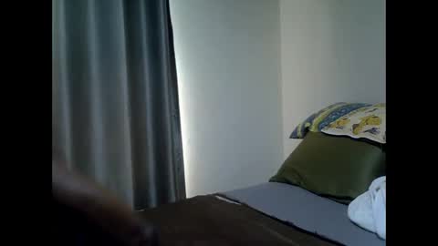 Snapshot of east_queen chatting on 8, 11, 2025 east_queen online show from 8, 11, 2025