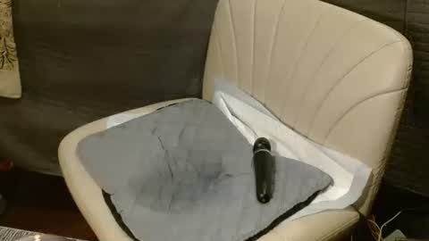 Six online show from 9, 11, 2025