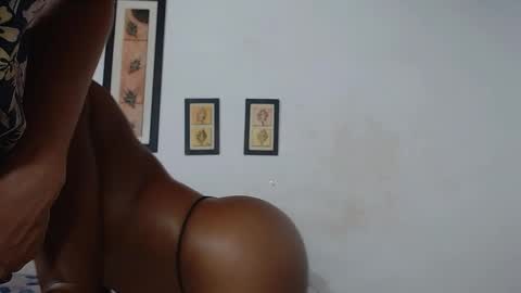 Snapshot of ebanoymarfil2 chatting on 17, 2, 2025 Laraand Drake online show from 17, 2, 2025