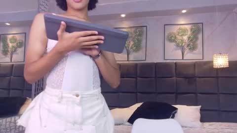 Snapshot of eboneycurly chatting on 9, 9, 2025 eboneycurly online show from 9, 9, 2025