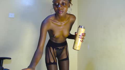 Snapshot of ebony_petite02 chatting on 12, 2, 2025 ebony_petite02 online show from 12, 2, 2025