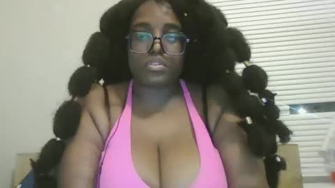 Snapshot of ebonybigtitqueen1 chatting on 21, 10, 2025 ebonybigtitqueen1 online show from 21, 10, 2025