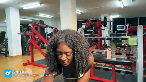 Hello ur muscle mommy Ivonne 3 online show from 27, 1, 2025