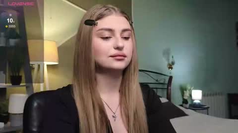 Snapshot of edaachi chatting on 1, 2, 2025 Eda online show from 1, 2, 2025