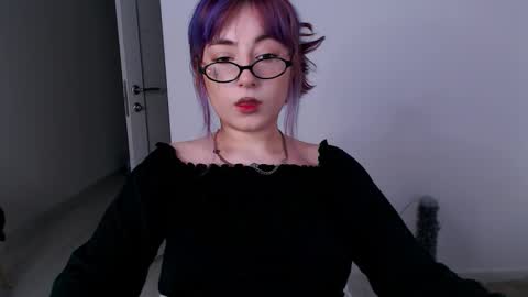 Snapshot of ediefris chatting on 6, 3, 2026 fickle demon made of clumps of matter online show from 6, 3, 2026