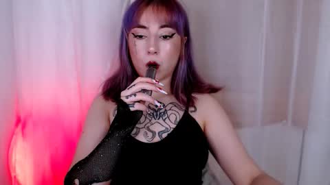 Snapshot of ediefris chatting on 9, 3, 2026 fickle demon made of clumps of matter online show from 9, 3, 2026