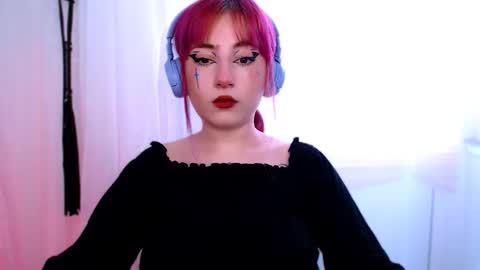 Snapshot of ediefris chatting on 21, 3, 2026 fickle demon made of clumps of matter online show from 21, 3, 2026