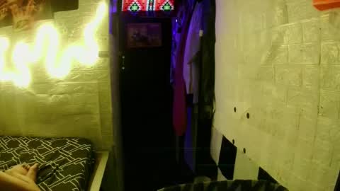 Snapshot of edrianburca052 chatting on 29, 10, 2025 urasian chub online show from 29, 10, 2025