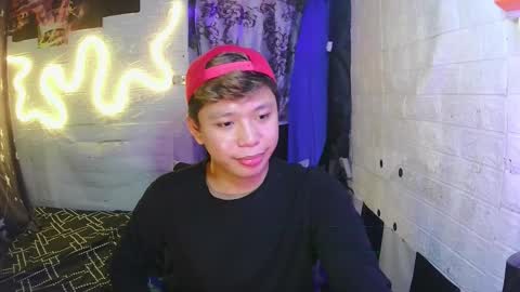 Snapshot of edrianburca052 chatting on 3, 11, 2025 urasian chub online show from 3, 11, 2025