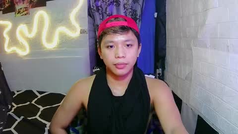 Snapshot of edrianburca052 chatting on 4, 11, 2025 urasian chub online show from 4, 11, 2025