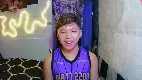 Snapshot of edrianburca052 chatting on 6, 11, 2025 urasian chub online show from 6, 11, 2025