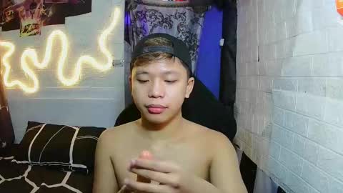 Snapshot of edrianburca052 chatting on 12, 11, 2025 urasian chub online show from 12, 11, 2025