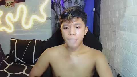 Snapshot of edrianburca052 chatting on 13, 11, 2025 urasian chub online show from 13, 11, 2025