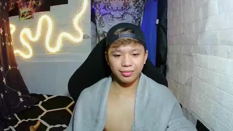 Snapshot of edrianburca052 chatting on 21, 11, 2025 urasian chub online show from 21, 11, 2025