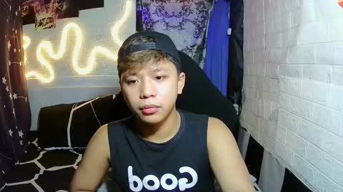 Snapshot of edrianburca052 chatting on 22, 11, 2025 urasian chub online show from 22, 11, 2025