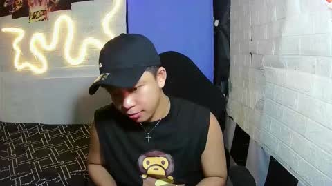 Snapshot of edrianburca052 chatting on 28, 11, 2025 urasian chub online show from 28, 11, 2025