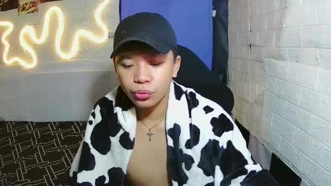 Snapshot of edrianburca052 chatting on 29, 11, 2025 urasian chub online show from 29, 11, 2025