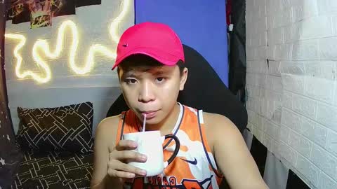 Snapshot of edrianburca052 chatting on 2, 12, 2025 urasian chub online show from 2, 12, 2025