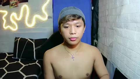 Snapshot of edrianburca052 chatting on 16, 12, 2025 urasian chub online show from 16, 12, 2025