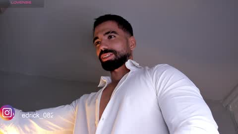 Snapshot of edrick_walton chatting on 12, 1, 2025 edrick online show from 12, 1, 2025