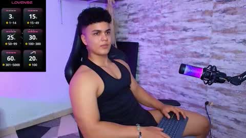 Snapshot of edward__clarck chatting on 15, 12, 2025 EDWARD CLARCK online show from 15, 12, 2025