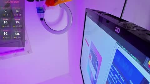 eemily_1 online show from 28, 12, 2024
