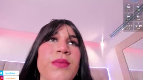 Snapshot of eevee_taylor chatting on 15, 10, 2025 Eevee online show from 15, 10, 2025