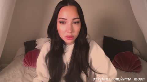 Snapshot of eevie_moon chatting on 5, 12, 2024 eevie online show from 5, 12, 2024