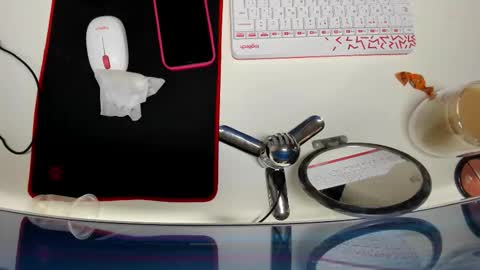 Effie Mur online show from 11, 2, 2026