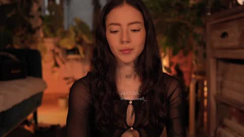 Effy online show from 24, 1, 2025