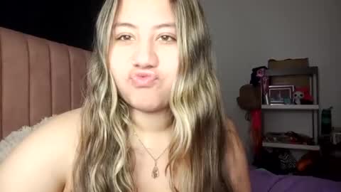 Snapshot of eimy_collin chatting on 19, 9, 2025 EIMY MODEL INDEPENDENT online show from 19, 9, 2025