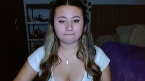 Snapshot of eimy_collin chatting on 8, 11, 2025 EIMY MODEL INDEPENDENT online show from 8, 11, 2025