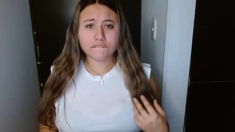 Snapshot of eimy_collin chatting on 11, 11, 2025 EIMY MODEL INDEPENDENT online show from 11, 11, 2025