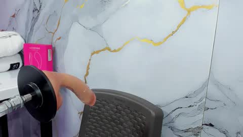 Eimy online show from 4, 2, 2026