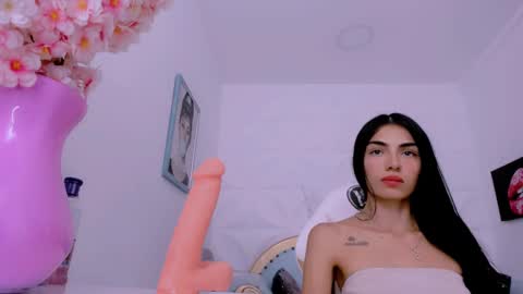 Snapshot of eimy_skinny chatting on 13, 2, 2025 eimy online show from 13, 2, 2025
